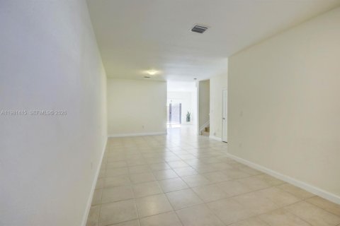 Adosado en venta en Miami, Florida, 3 dormitorios, 158.03 m2 № 2043451 - foto 4