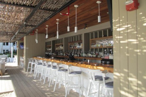 Condo in Miami Beach, Florida, 2 bedrooms  № 2052869 - photo 28