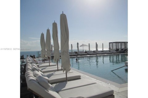 Condo in Miami Beach, Florida, 2 bedrooms  № 2052869 - photo 23