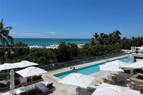Condo in Miami Beach, Florida, 2 bedrooms  № 2052869 - photo 21