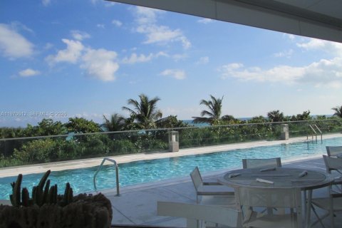 Condo in Miami Beach, Florida, 2 bedrooms  № 2052869 - photo 26