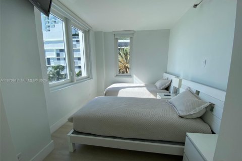 Condo in Miami Beach, Florida, 2 bedrooms  № 2052869 - photo 10