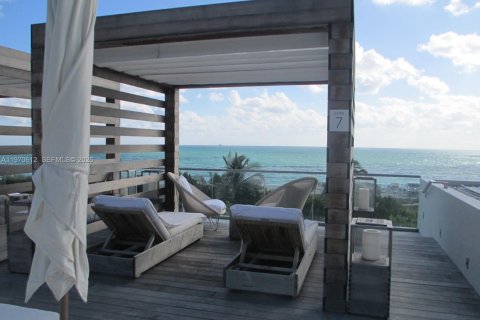 Condo in Miami Beach, Florida, 2 bedrooms  № 2052869 - photo 29