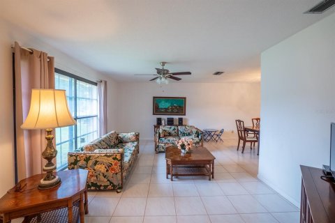 Villa ou maison à vendre à Palm Coast, Floride: 3 chambres, 181.16 m2 № 2347272 - photo 2
