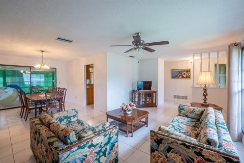 Villa ou maison à vendre à Palm Coast, Floride: 3 chambres, 181.16 m2 № 2347272 - photo 3