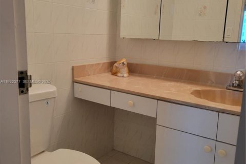 Condo in Miami Beach, Florida, 1 bedroom  № 1976455 - photo 9