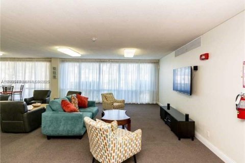 Condominio en venta en Miami Beach, Florida, 1 dormitorio, 110.55 m2 № 1976455 - foto 19