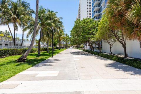 Condominio en venta en Miami Beach, Florida, 1 dormitorio, 110.55 m2 № 1976455 - foto 29