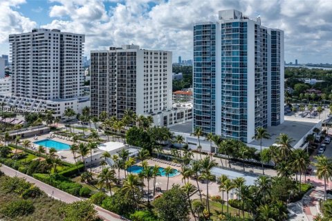 Condominio en venta en Miami Beach, Florida, 1 dormitorio, 110.55 m2 № 1976455 - foto 16