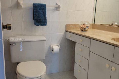 Condominio en venta en Miami Beach, Florida, 1 dormitorio, 110.55 m2 № 1976455 - foto 15