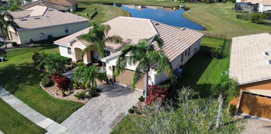 House in Kissimmee, Florida 4 bedrooms, 178.65 sq.m. № 1543718
