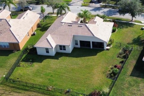 House in Kissimmee, Florida 4 bedrooms, 178.65 sq.m. № 1543718 - photo 3