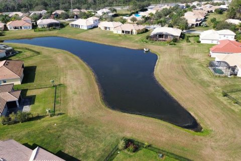 House in Kissimmee, Florida 4 bedrooms, 178.65 sq.m. № 1543718 - photo 19