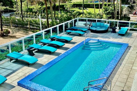 Copropriété à louer à Surfside, Floride: 1 chambre, 72.46 m2 № 2062987 - photo 21