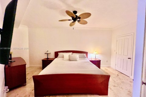 Copropriété à louer à Surfside, Floride: 1 chambre, 72.46 m2 № 2062987 - photo 12