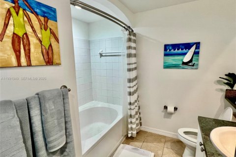 Copropriété à louer à Surfside, Floride: 1 chambre, 72.46 m2 № 2062987 - photo 10