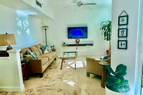 Copropriété à louer à Surfside, Floride: 1 chambre, 72.46 m2 № 2062987 - photo 5