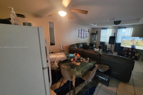 Adosado en venta en Homestead, Florida, 3 dormitorios, 126.16 m2 № 1825995 - foto 7