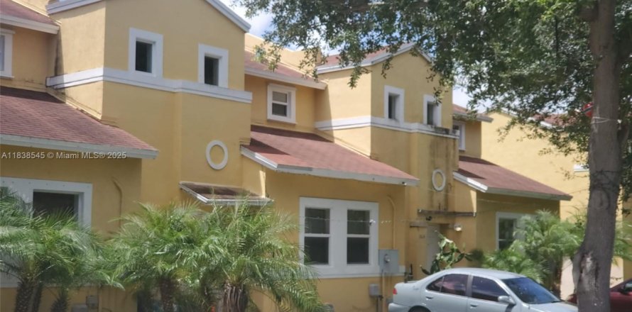 Adosado en Homestead, Florida 3 dormitorios, 126.16 m2 № 1825995