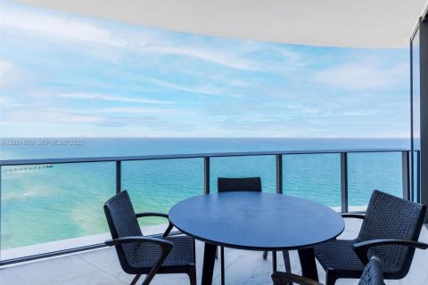 Condominio en venta en Sunny Isles Beach, Florida, 3 dormitorios, 286.14 m2 № 2077638 - foto 3