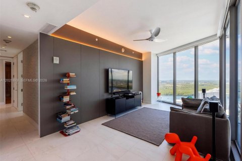Condominio en venta en Sunny Isles Beach, Florida, 3 dormitorios, 286.14 m2 № 2077638 - foto 5
