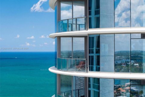 Condominio en venta en Sunny Isles Beach, Florida, 3 dormitorios, 286.14 m2 № 2077638 - foto 13