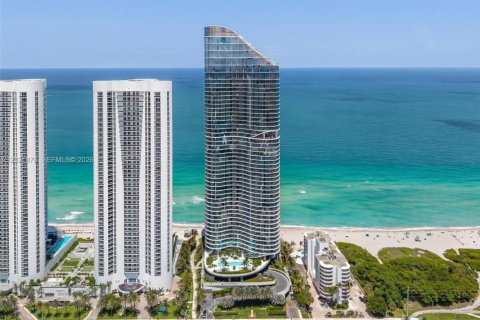 Condominio en Sunny Isles Beach, Florida, 3 dormitorios  № 2077638