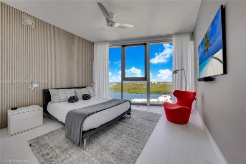 Condominio en venta en Sunny Isles Beach, Florida, 3 dormitorios, 286.14 m2 № 2077638 - foto 10