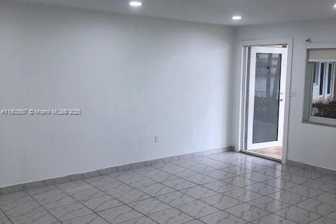 Снять в аренду квартиру в Норт-Бей-Виллидж, Флорида 53 спальни, 4275.08м2, № 1954422 - фото 10