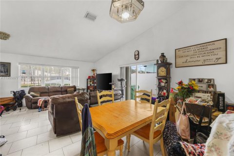 Villa ou maison à vendre à Homestead, Floride: 3 chambres, 120.03 m2 № 2024728 - photo 9