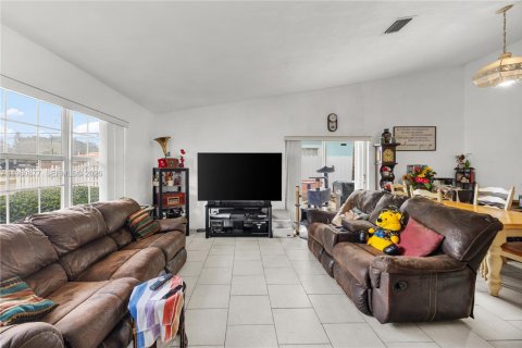 Villa ou maison à vendre à Homestead, Floride: 3 chambres, 120.03 m2 № 2024728 - photo 6