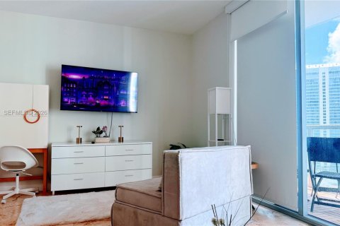 Condo in Miami, Florida  № 2383095 - photo 2