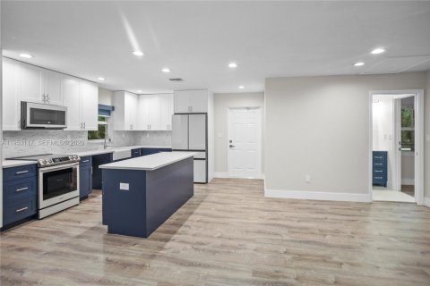 House in Jupiter, Florida 2 bedrooms, 94.57 sq.m. № 2006943 - photo 4