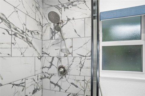 House in Jupiter, Florida 2 bedrooms, 94.57 sq.m. № 2006943 - photo 8