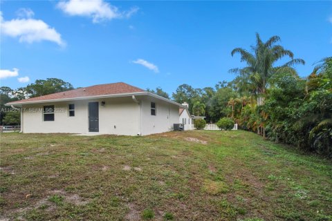 House in Jupiter, Florida 2 bedrooms, 94.57 sq.m. № 2006943 - photo 12