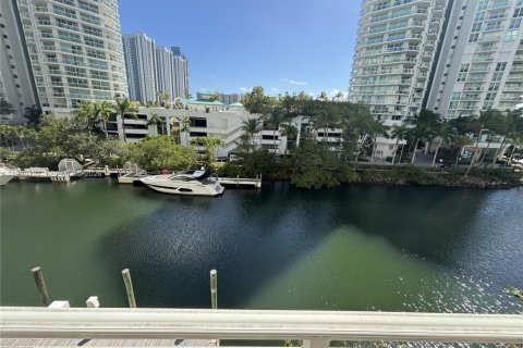 Copropriété à vendre à Sunny Isles Beach, Floride: 3 chambres, 153.1 m2 № 2043069 - photo 14