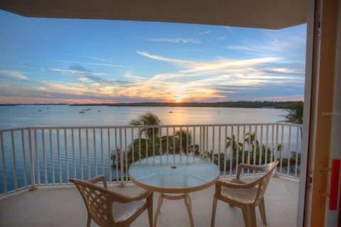 Copropriété à vendre à Saint Petersburg, Floride: 1 chambre, 47.01 m2 № 1900297 - photo 2
