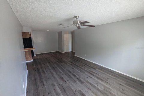 Condo in Brandon, Florida, 2 bedrooms  № 2231714 - photo 14