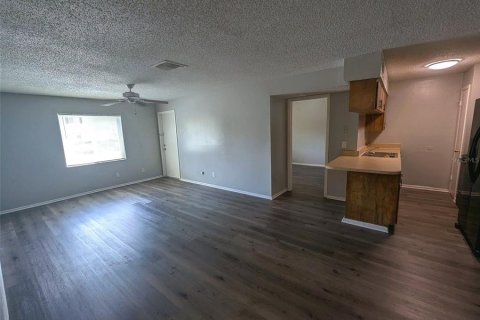 Condo in Brandon, Florida, 2 bedrooms  № 2231714 - photo 6