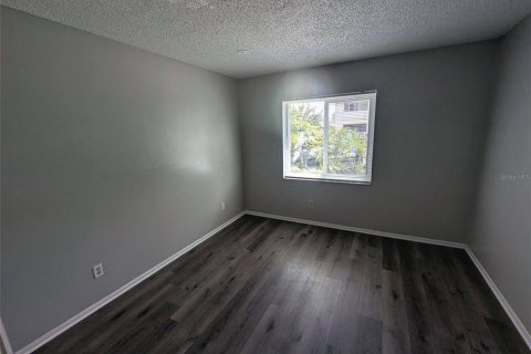 Condo in Brandon, Florida, 2 bedrooms  № 2231714 - photo 23