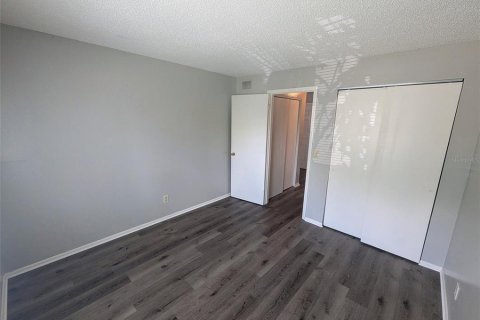 Condo in Brandon, Florida, 2 bedrooms  № 2231714 - photo 26