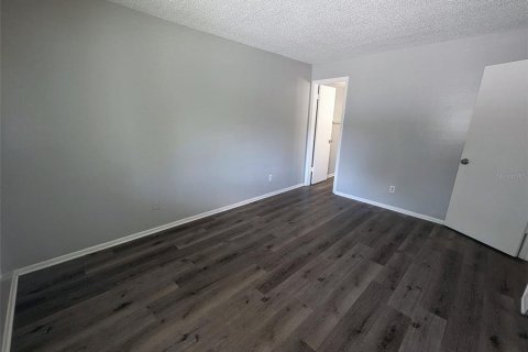 Condo in Brandon, Florida, 2 bedrooms  № 2231714 - photo 20