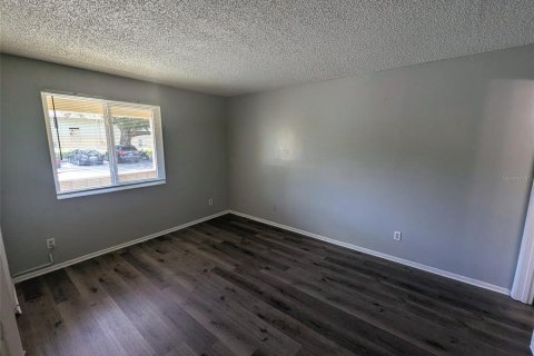 Condo in Brandon, Florida, 2 bedrooms  № 2231714 - photo 18