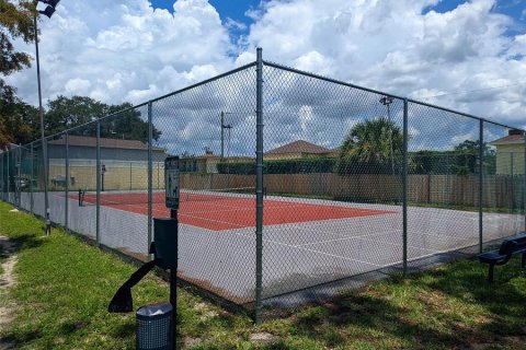 Condo in Brandon, Florida, 2 bedrooms  № 2231714 - photo 5