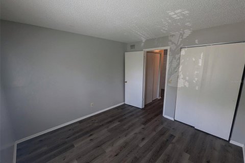 Condo in Brandon, Florida, 2 bedrooms  № 2231714 - photo 24