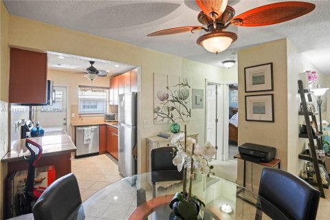 Condominio en venta en Hollywood, Florida, 2 dormitorios, 78.97 m2 № 1792390 - foto 16