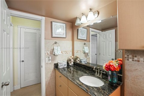 Condominio en venta en Hollywood, Florida, 2 dormitorios, 78.97 m2 № 1792390 - foto 24