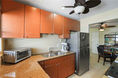 Condominio en venta en Hollywood, Florida, 2 dormitorios, 78.97 m2 № 1792390 - foto 11