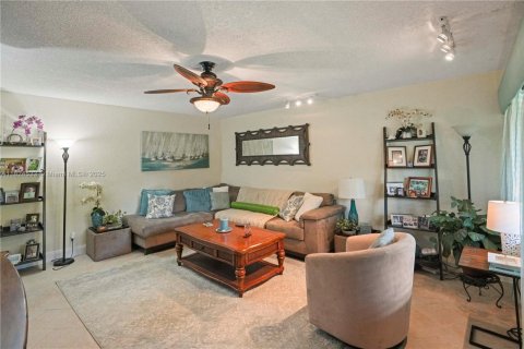 Condominio en venta en Hollywood, Florida, 2 dormitorios, 78.97 m2 № 1792390 - foto 5