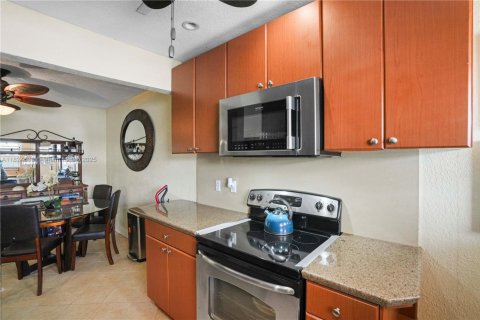 Condominio en venta en Hollywood, Florida, 2 dormitorios, 78.97 m2 № 1792390 - foto 12